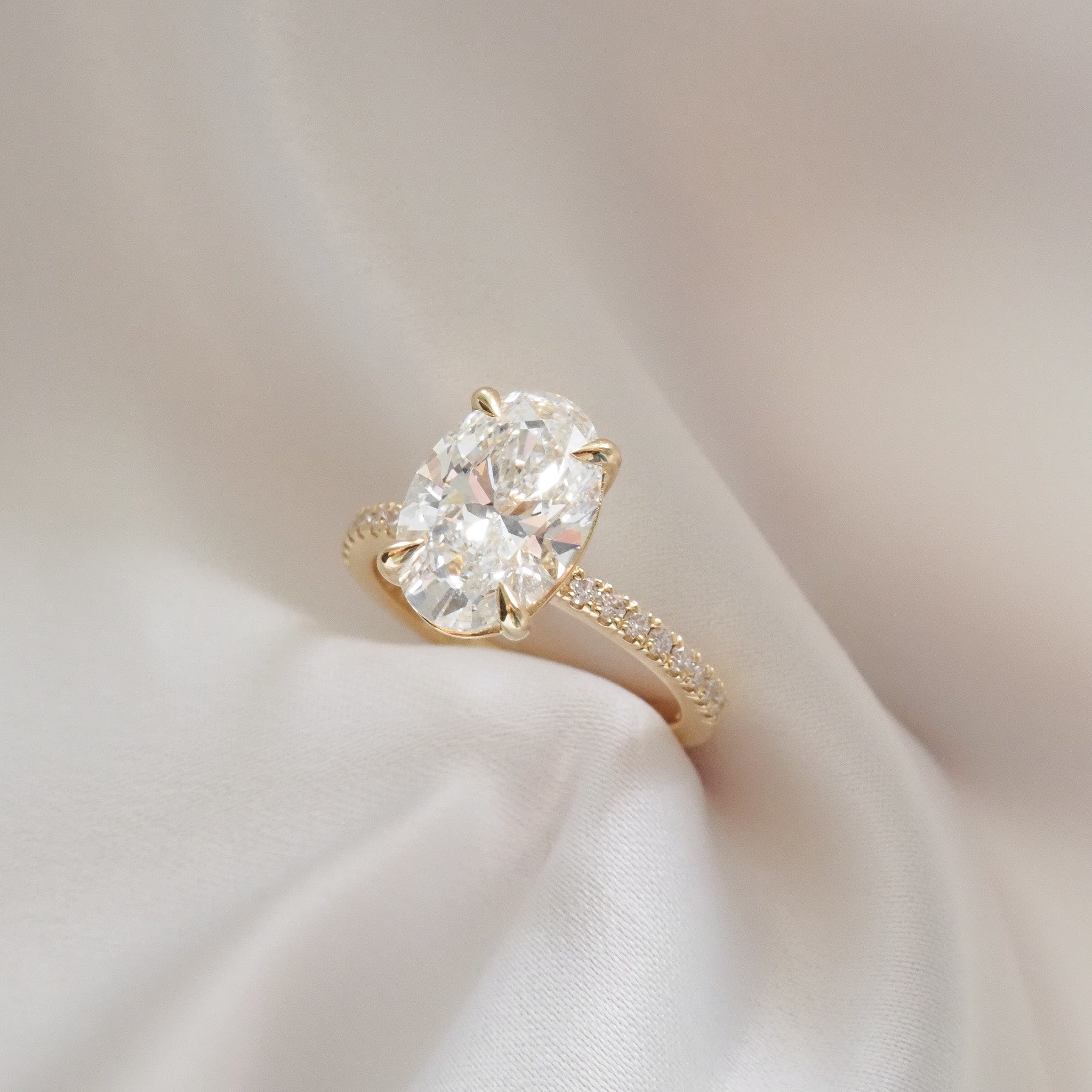 Diamond Band Oval Solitaire | 3ct Lab-Grown Diamond Ring