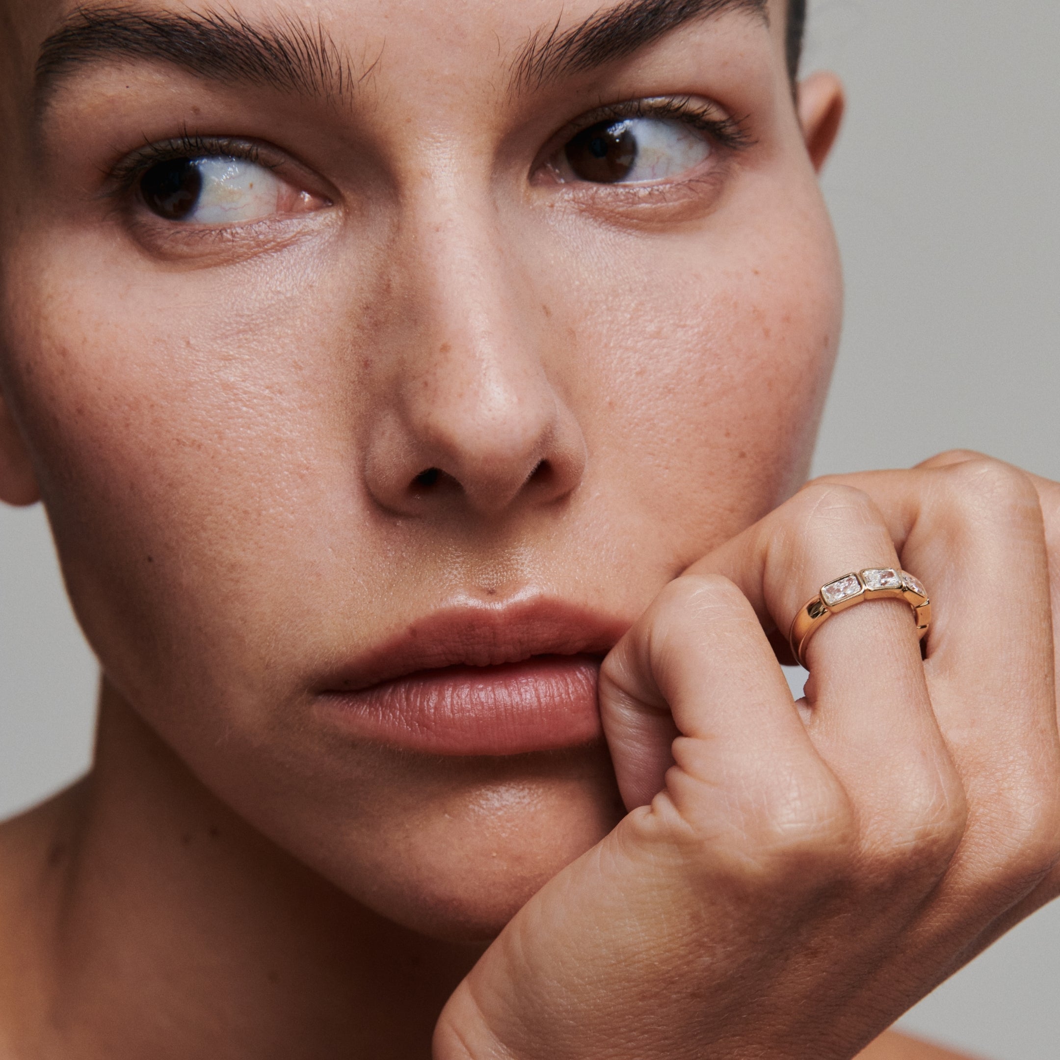 Rivi Ring | Radiant Bezel Diamond Ring