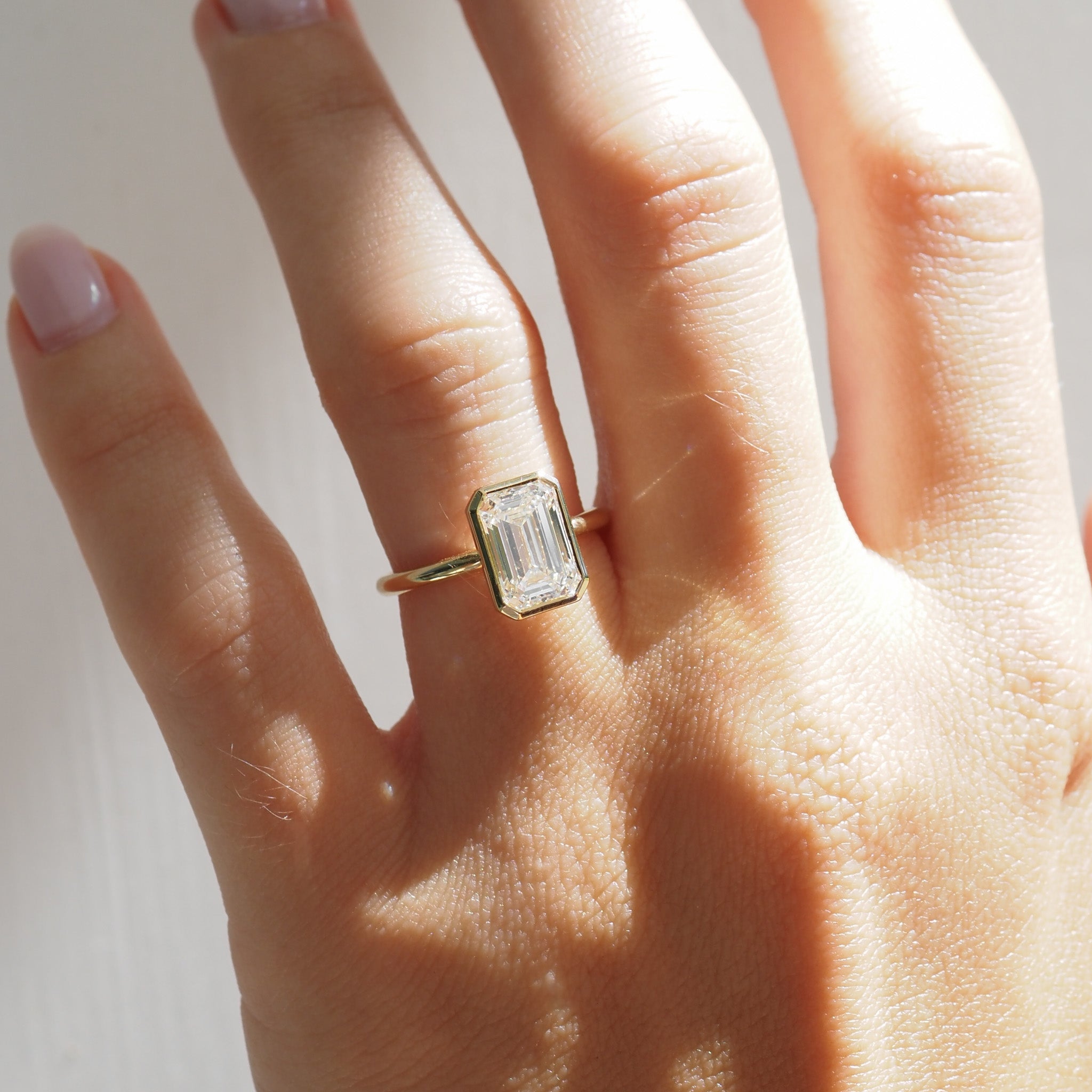 Eira | 2.5ct Emerald Solitaire Lab-Grown Diamond Engagement Ring