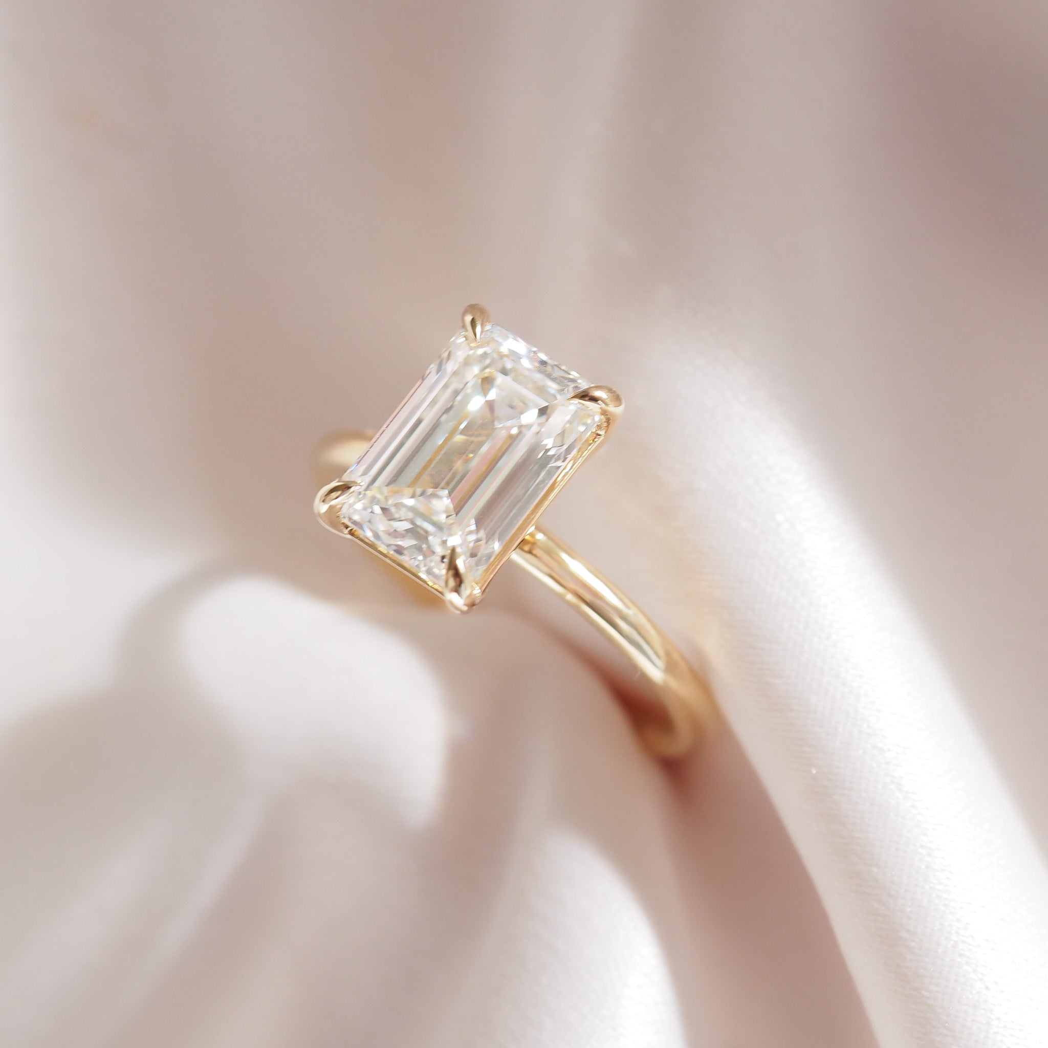 Eva | 2.5ct Emerald Solitaire Lab-Grown Diamond Engagement Ring