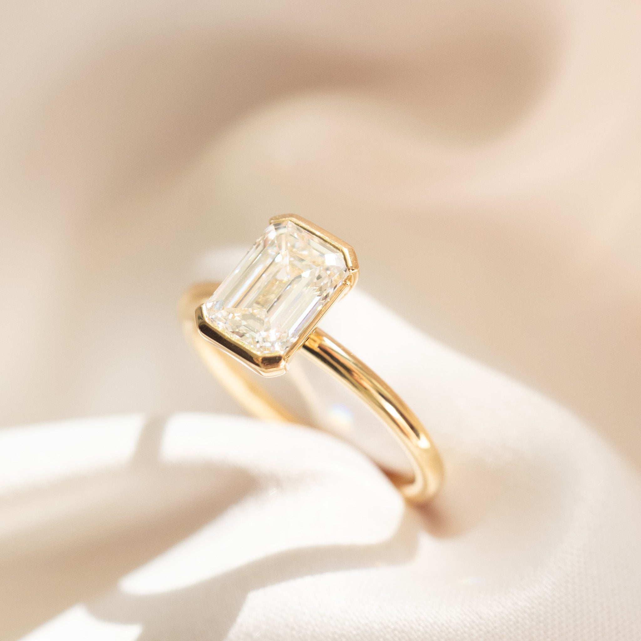 Evie | 1.5ct Emerald Bezel Ring