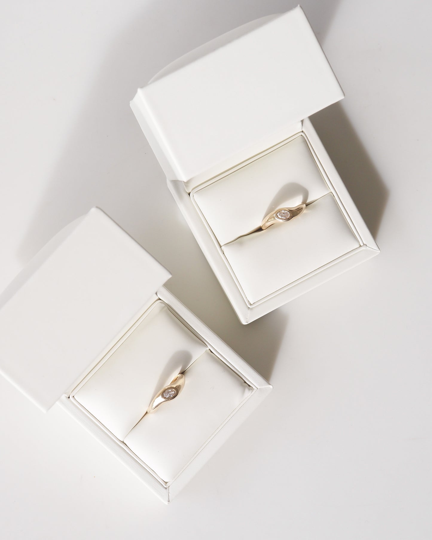 Mini Riva Signet | Oval Lab-Grown Diamond Ring